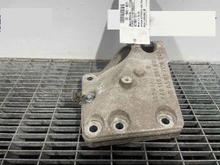 bontott PORSCHE CAYENNE Motor Tartó Bak Jobb