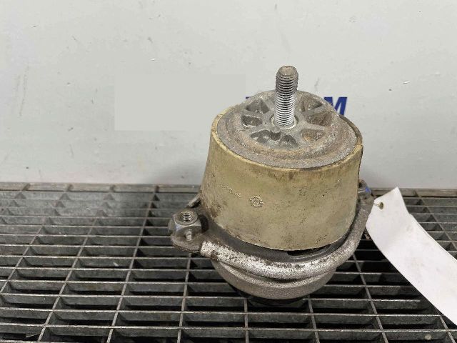 bontott PORSCHE CAYENNE Motor Tartó Bak (Pozíciófüggetlen)