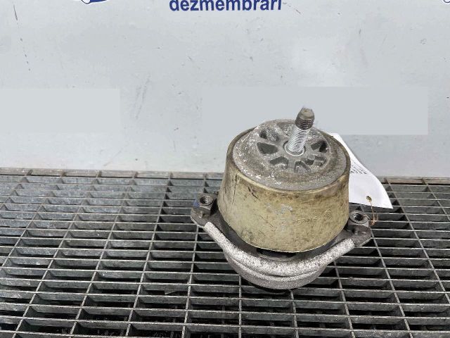 bontott PORSCHE CAYENNE Motor Tartó Bak (Pozíciófüggetlen)