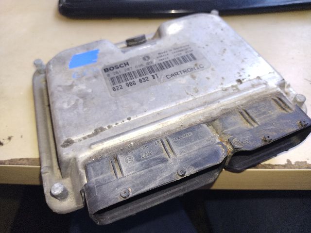 bontott PORSCHE CAYENNE Motorvezérlő