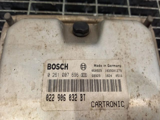 bontott PORSCHE CAYENNE Motorvezérlő