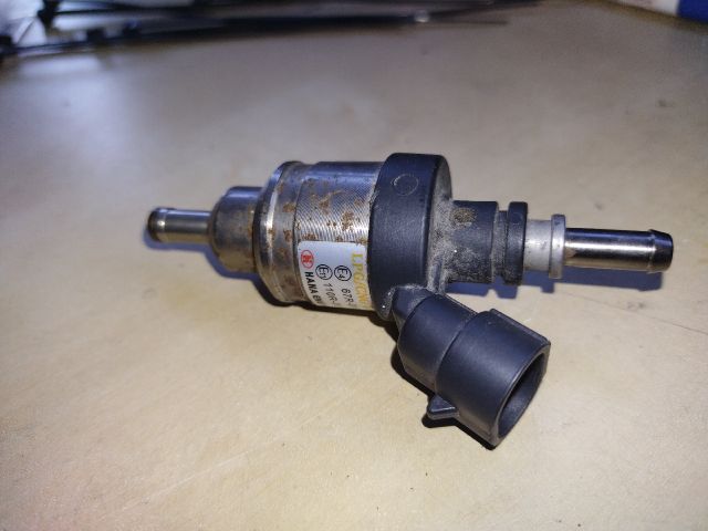 bontott PORSCHE CAYENNE Porlasztó (1 db)