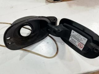 bontott PORSCHE CAYENNE Tankajtó