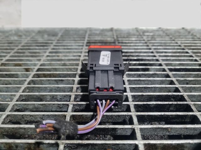 bontott PORSCHE CAYENNE Vészvillogó Kapcsoló