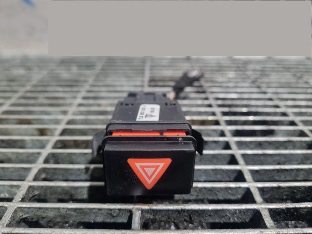 bontott PORSCHE CAYENNE Vészvillogó Kapcsoló