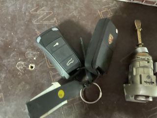 bontott PORSCHE CAYENNE Zárbetét Szett