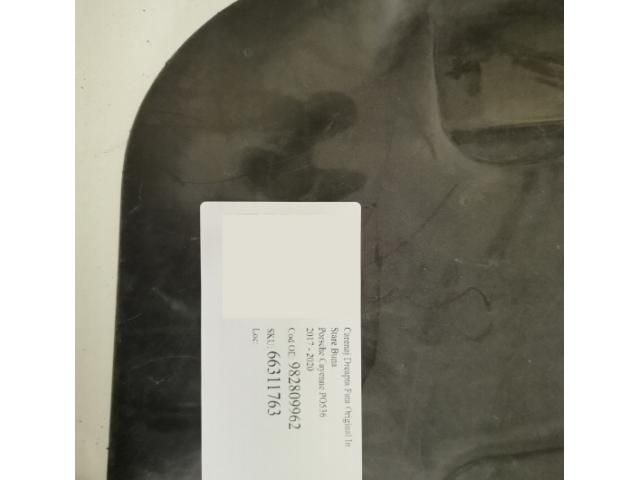 bontott PORSCHE CAYMAN Jobb első Dobbetét (Kerékjárati, Műanyag)