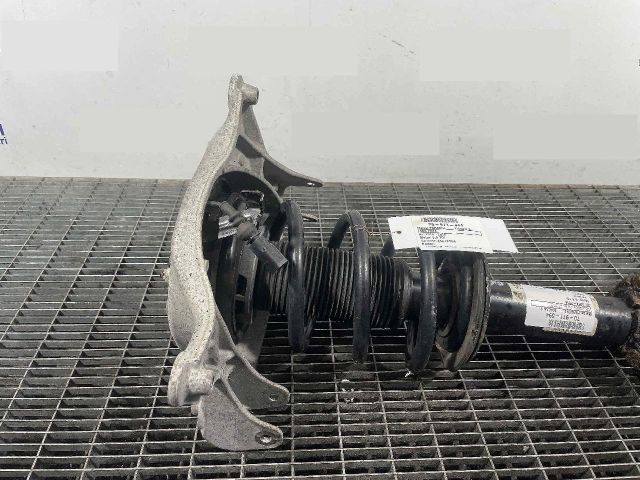 bontott PORSCHE MACAN Első Rugó