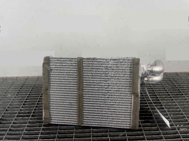 bontott PORSCHE MACAN Fűtőradiátor