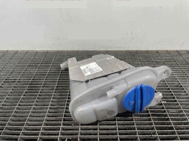 bontott PORSCHE MACAN Kiegyenlítő Tartály