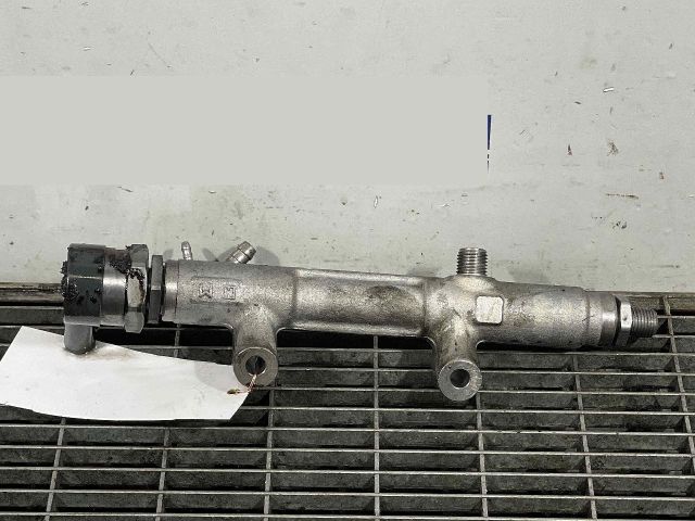 bontott PORSCHE MACAN Közösnyomócső