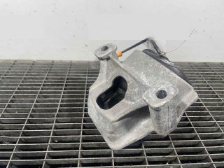 bontott PORSCHE MACAN Motor Tartó Bak (Pozíciófüggetlen)