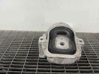 bontott PORSCHE MACAN Motor Tartó Bak (Pozíciófüggetlen)