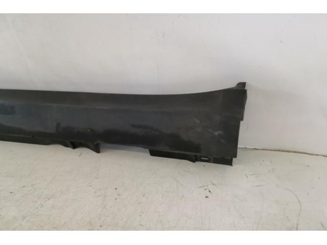 bontott PORSCHE MACAN Bal első Küszöb Díszléc