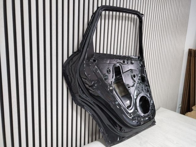 bontott PORSCHE MACAN Bal hátsó Ajtó (Üres lemez)