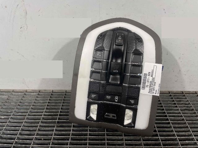 bontott PORSCHE MACAN Beltér Világítás Első
