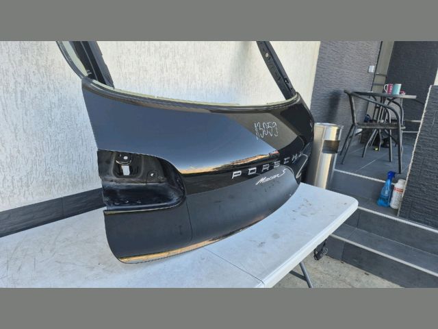 bontott PORSCHE MACAN Csomagtérajtó (Üres lemez)