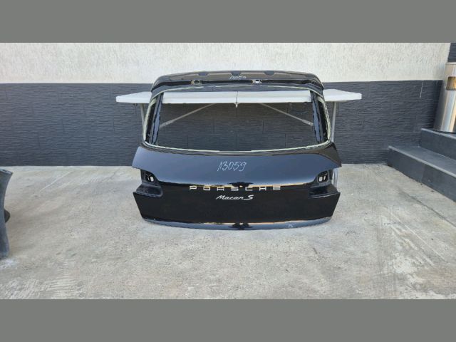 bontott PORSCHE MACAN Csomagtérajtó (Üres lemez)