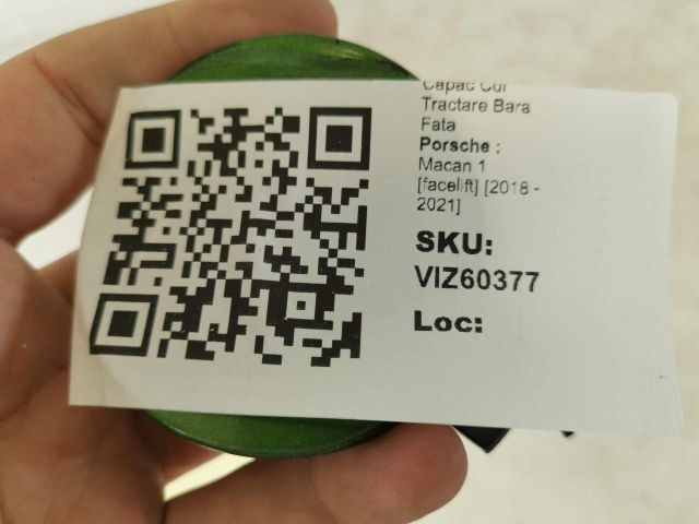 bontott PORSCHE MACAN Első Vonószem Burkolat