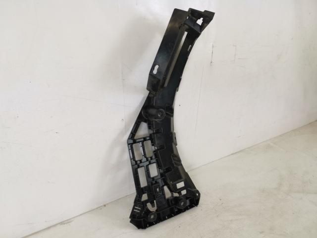 bontott PORSCHE MACAN Hátsó középső Lökhárító Tartó (Műanyag)