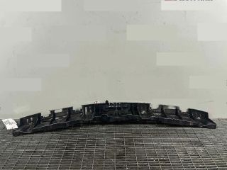 bontott PORSCHE MACAN Hátsó középső Lökhárító Tartó (Műanyag)