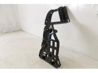 bontott PORSCHE MACAN Hátsó középső Lökhárító Tartó (Műanyag)