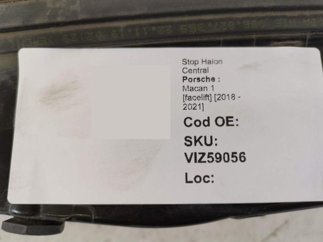 bontott PORSCHE MACAN Hátsó Lámpa Középső