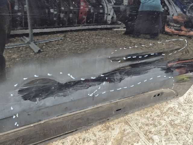 bontott PORSCHE MACAN Jobb első Ajtó (Üres lemez)