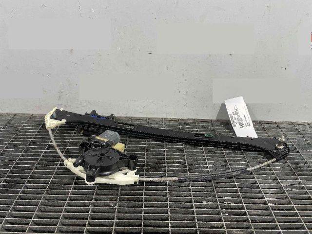 bontott PORSCHE MACAN Jobb hátsó Ablakemelő Szerkezet (Elektromos)