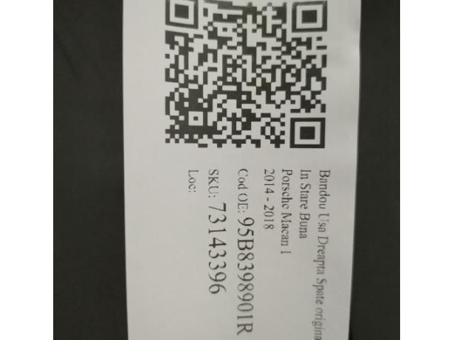 bontott PORSCHE MACAN Jobb hátsó Ajtó Díszléc