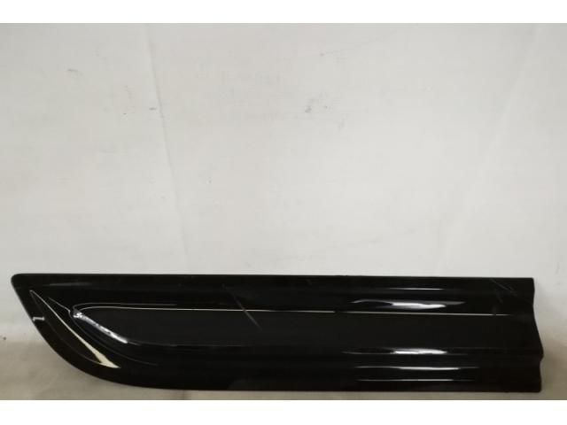 bontott PORSCHE MACAN Jobb hátsó Ajtó Díszléc