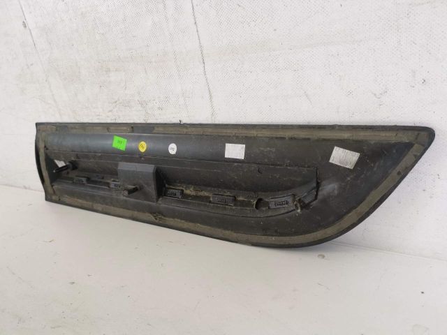 bontott PORSCHE MACAN Jobb hátsó Ajtó Díszléc