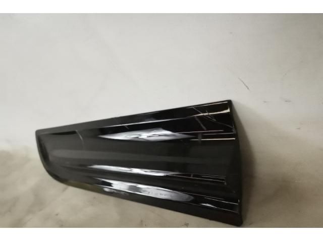 bontott PORSCHE MACAN Jobb hátsó Ajtó Díszléc