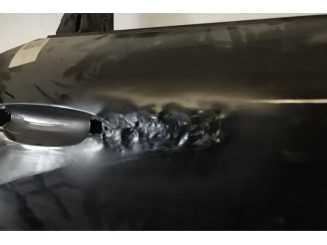 bontott PORSCHE MACAN Jobb hátsó Ajtó (Üres lemez)