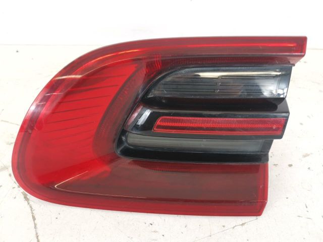 bontott PORSCHE MACAN Jobb Hátsó Lámpa