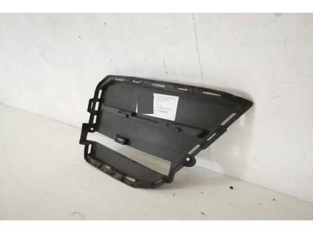 bontott PORSCHE MACAN Jobb Ködlámpa Rács