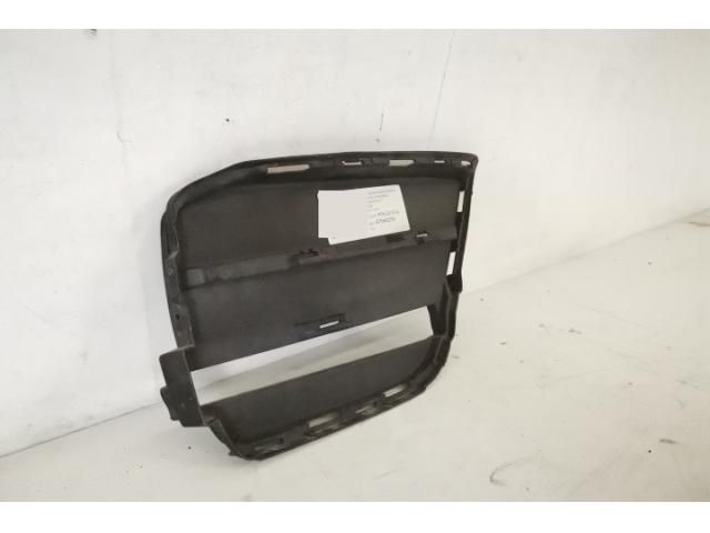 bontott PORSCHE MACAN Jobb Ködlámpa Rács