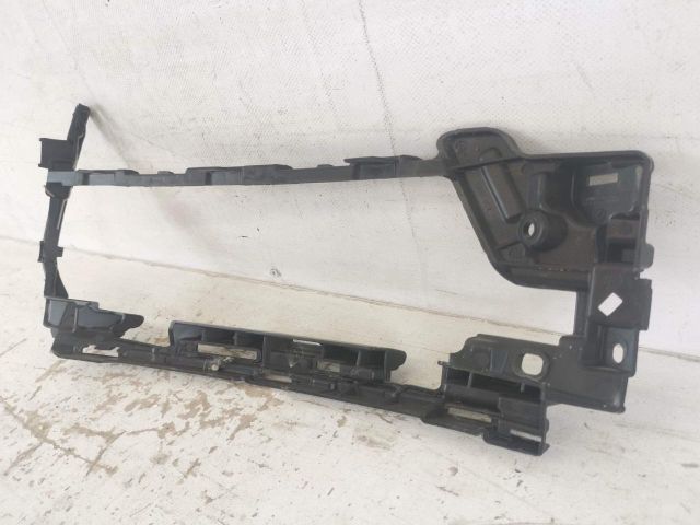 bontott PORSCHE MACAN Jobb Ködlámpa Rács