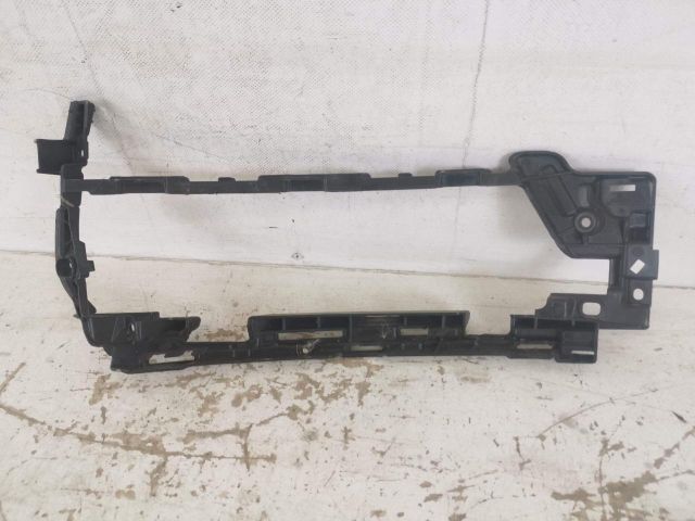 bontott PORSCHE MACAN Jobb Ködlámpa Rács