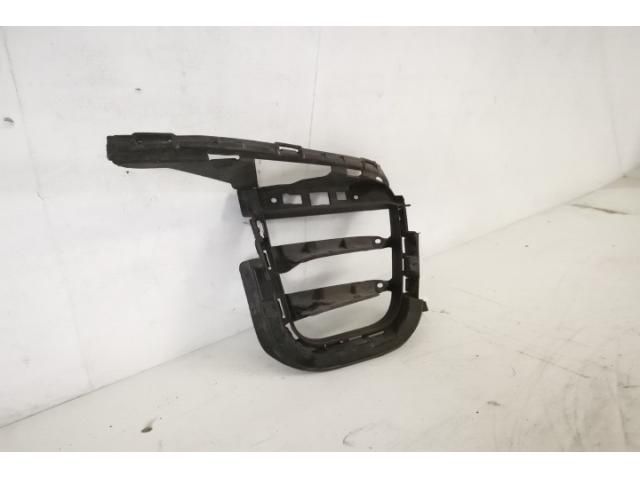 bontott PORSCHE MACAN Levélrács Tartó