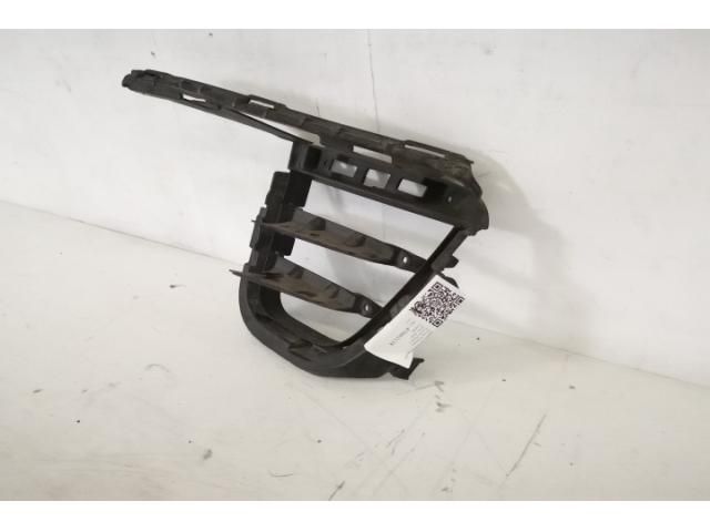 bontott PORSCHE MACAN Levélrács Tartó