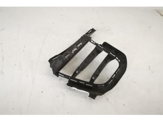 bontott PORSCHE MACAN Levélrács Tartó