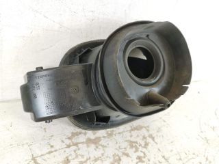 bontott PORSCHE MACAN Tankajtó