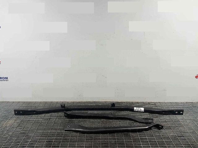 bontott PORSCHE MACAN Toronymerevítő