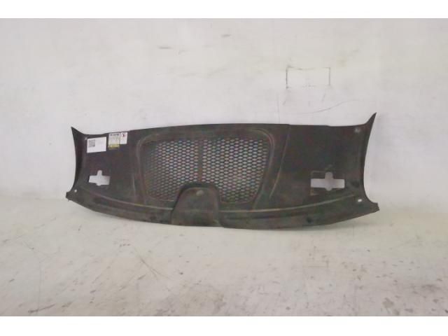 bontott PORSCHE MACAN Vízhűtő Radiátor Tartó