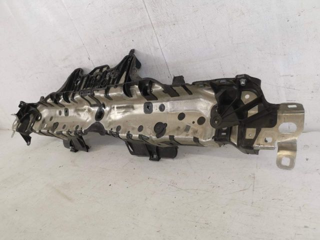 bontott PORSCHE MACAN Vízhűtő Radiátor Tartó