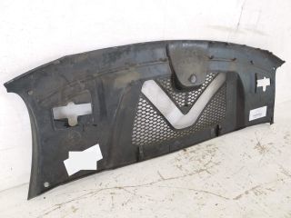 bontott PORSCHE MACAN Vízhűtő Radiátor Tartó