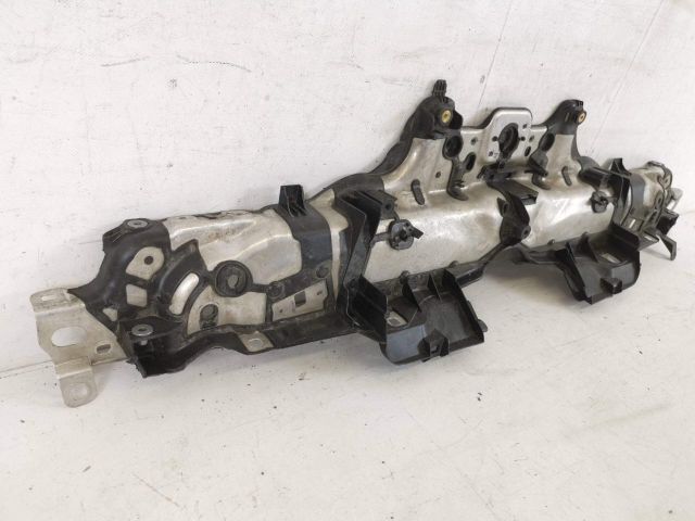 bontott PORSCHE MACAN Vízhűtő Radiátor Tartó