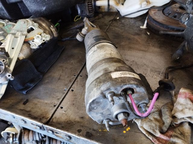 bontott PORSCHE PANAMERA Bal első Rugó