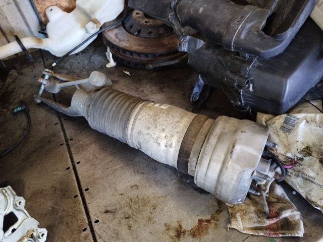 bontott PORSCHE PANAMERA Bal első Rugó